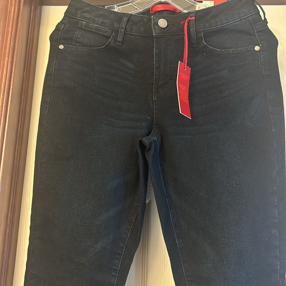 CLEARANCE.        Jennifer Lopez Flawless Sculpt Skinny Jeans. New With Tags - Picture 2 of 7